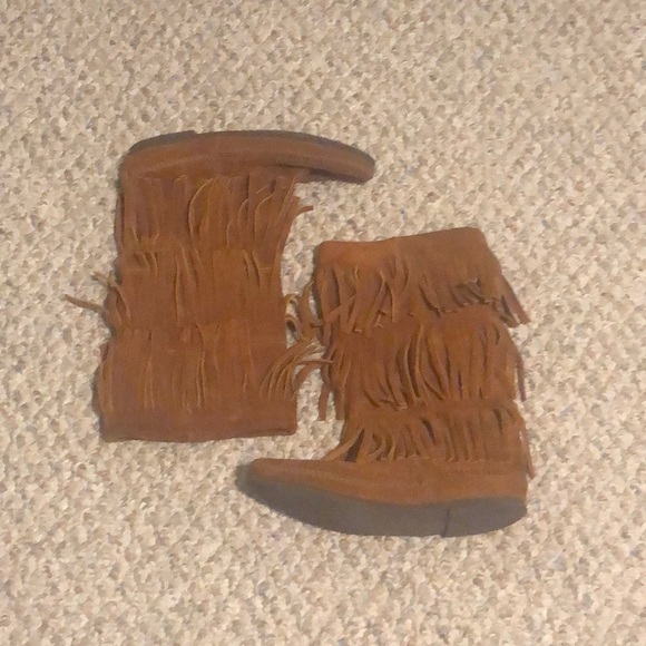 Minnetonka Fringe Bootie - Picture 1 of 2